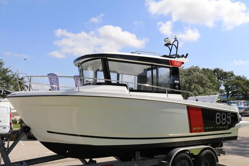 2022 Jeanneau NC 695 Sport S2
