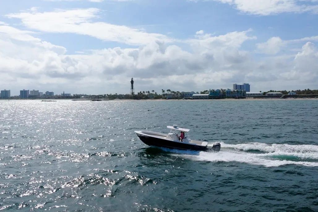 2012 2012 Regulator 34SS thumbnail 1