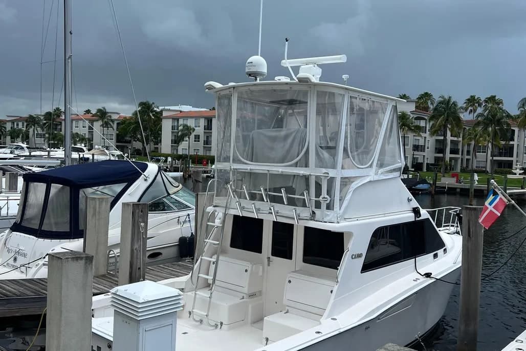 2003 Cabo 35 Flybridge Sportfisher thumbnail 2