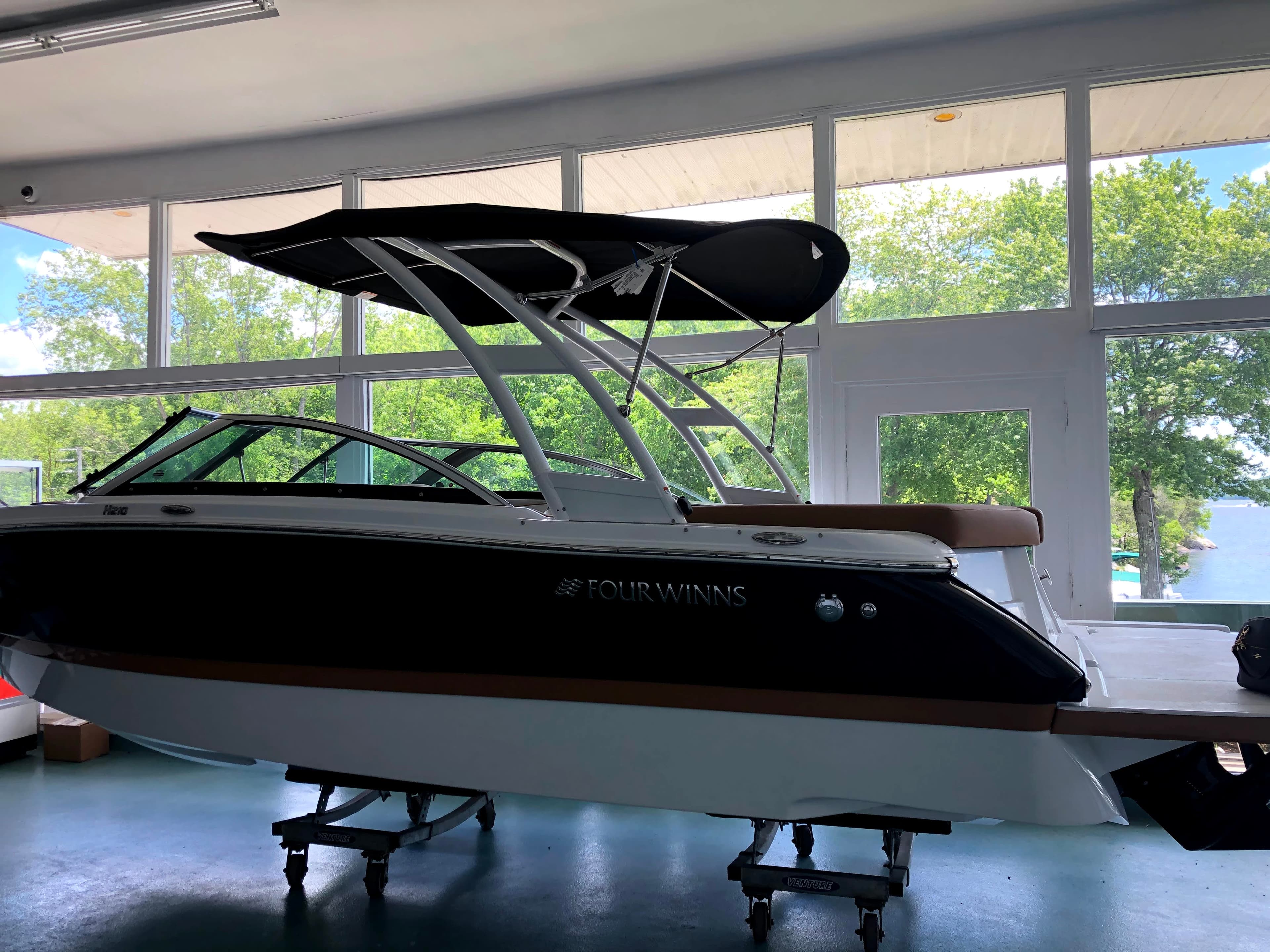 2020 Four Winns H210