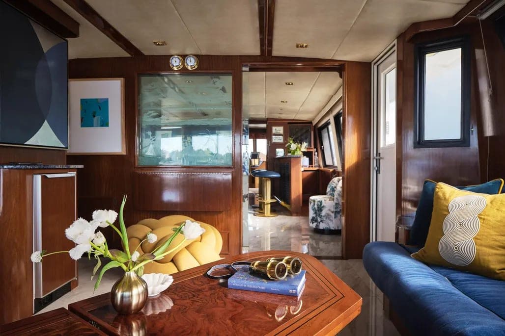 1981 Hatteras Motoryacht thumbnail 2