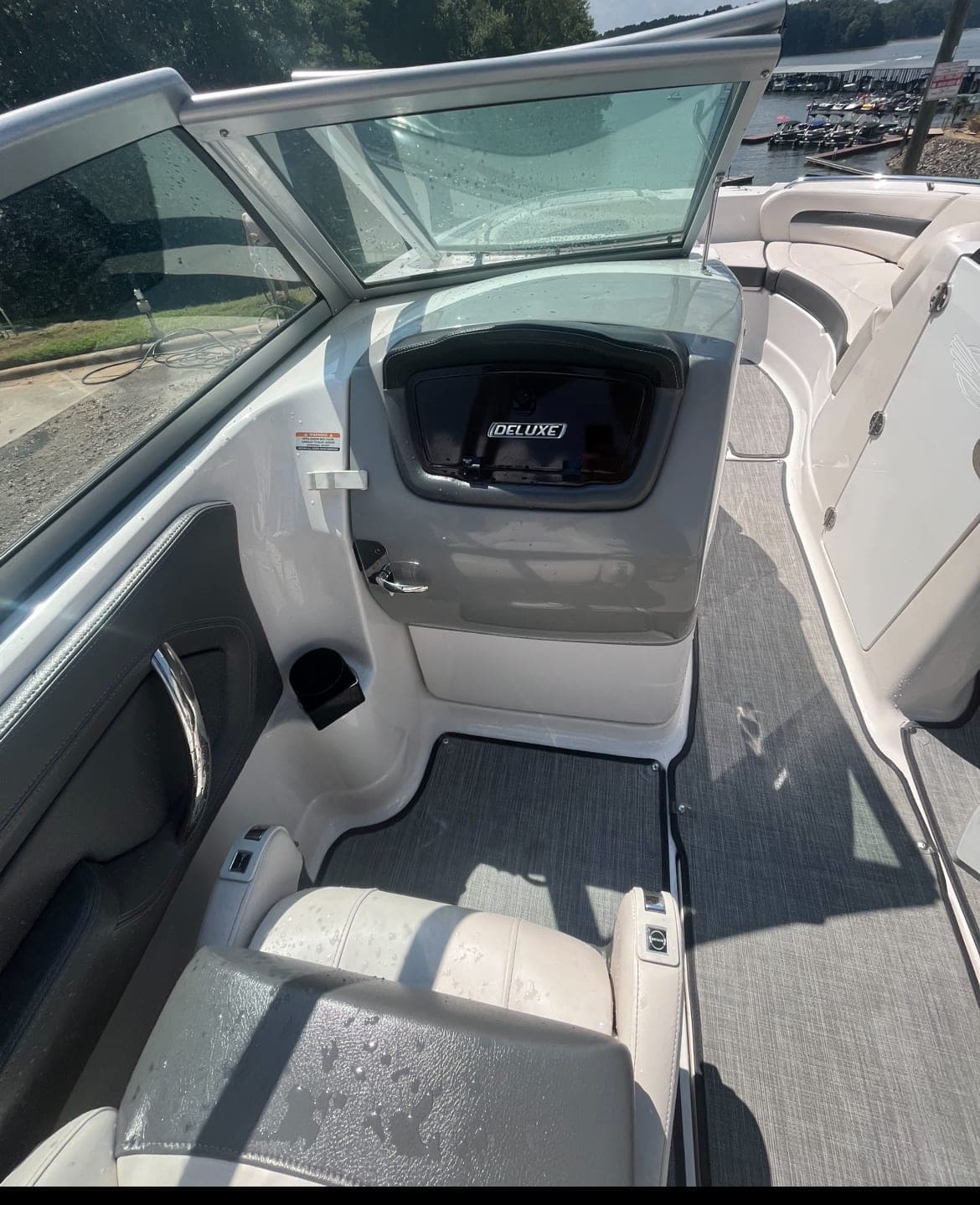 2017 Chaparral 264 Sunesta