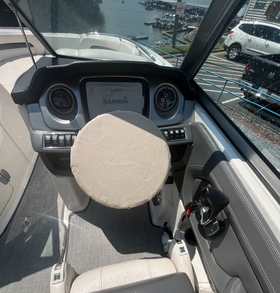 2017 Chaparral 264 Sunesta thumbnail 1