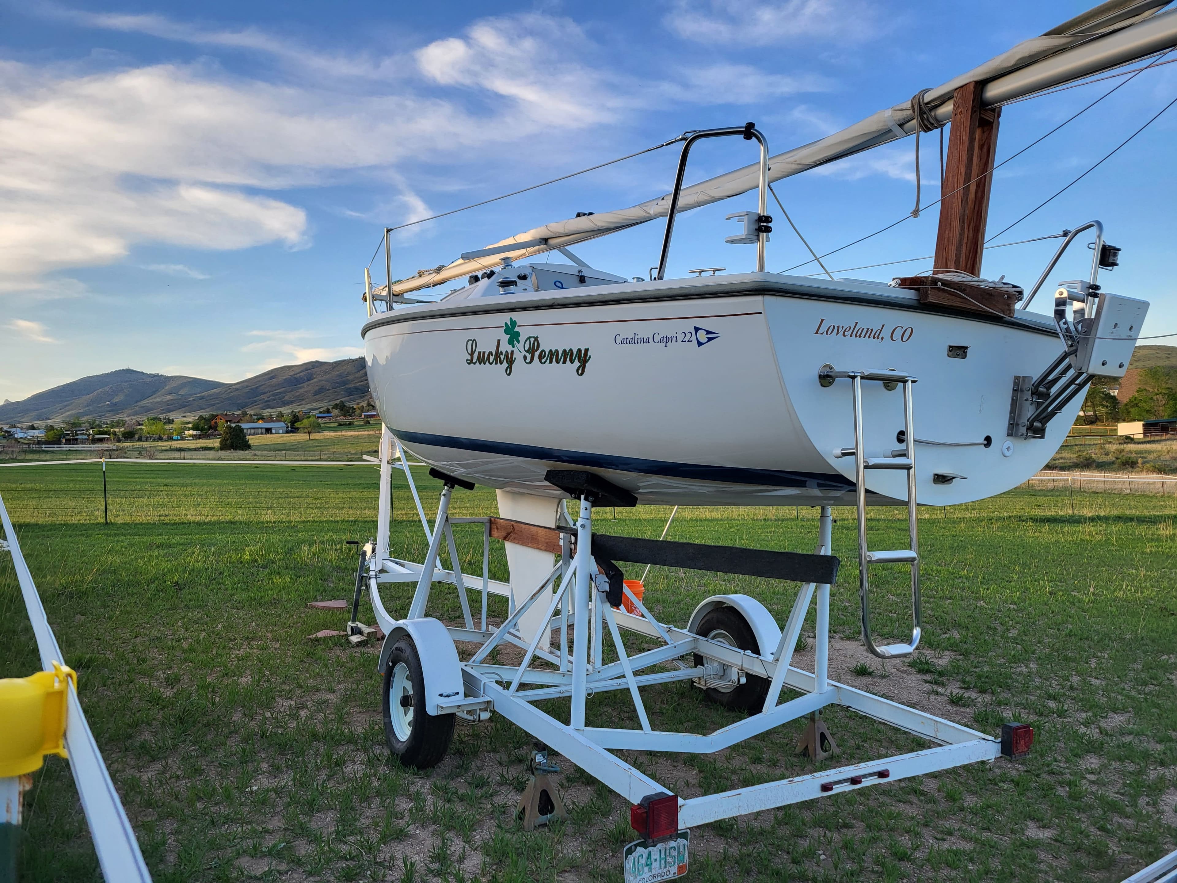 2002 catalina capri 22