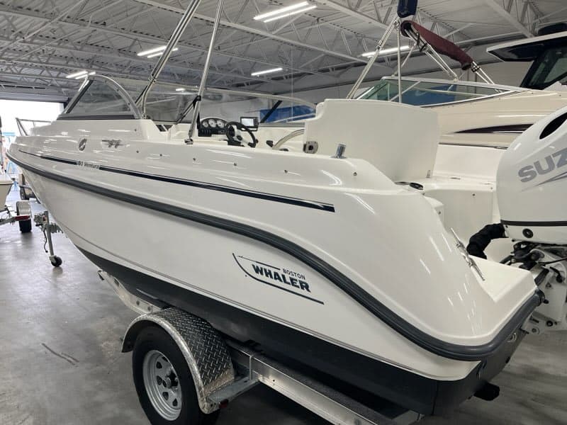 2004 Boston Whaler Ventura 180