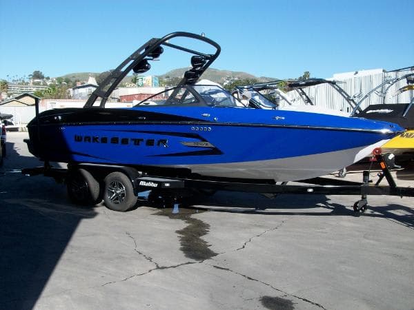 2015 Malibu Wakesetter 22 MXZ