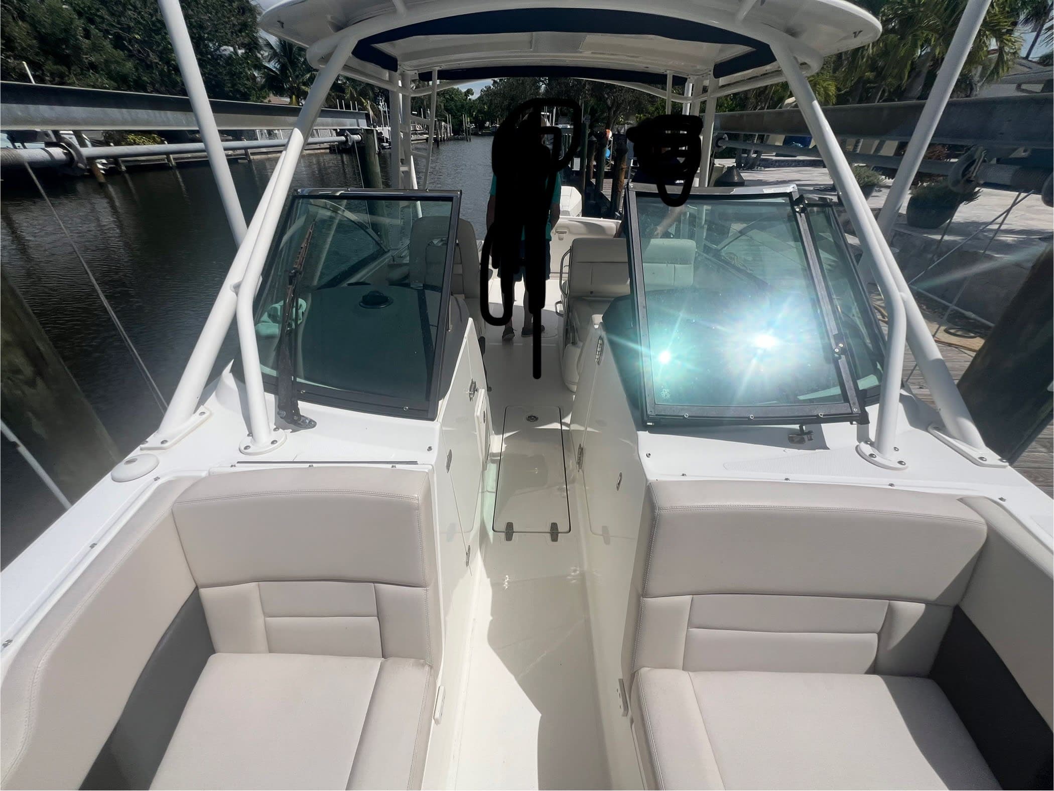 2019 Boston Whaler 270 Vantage thumbnail 1