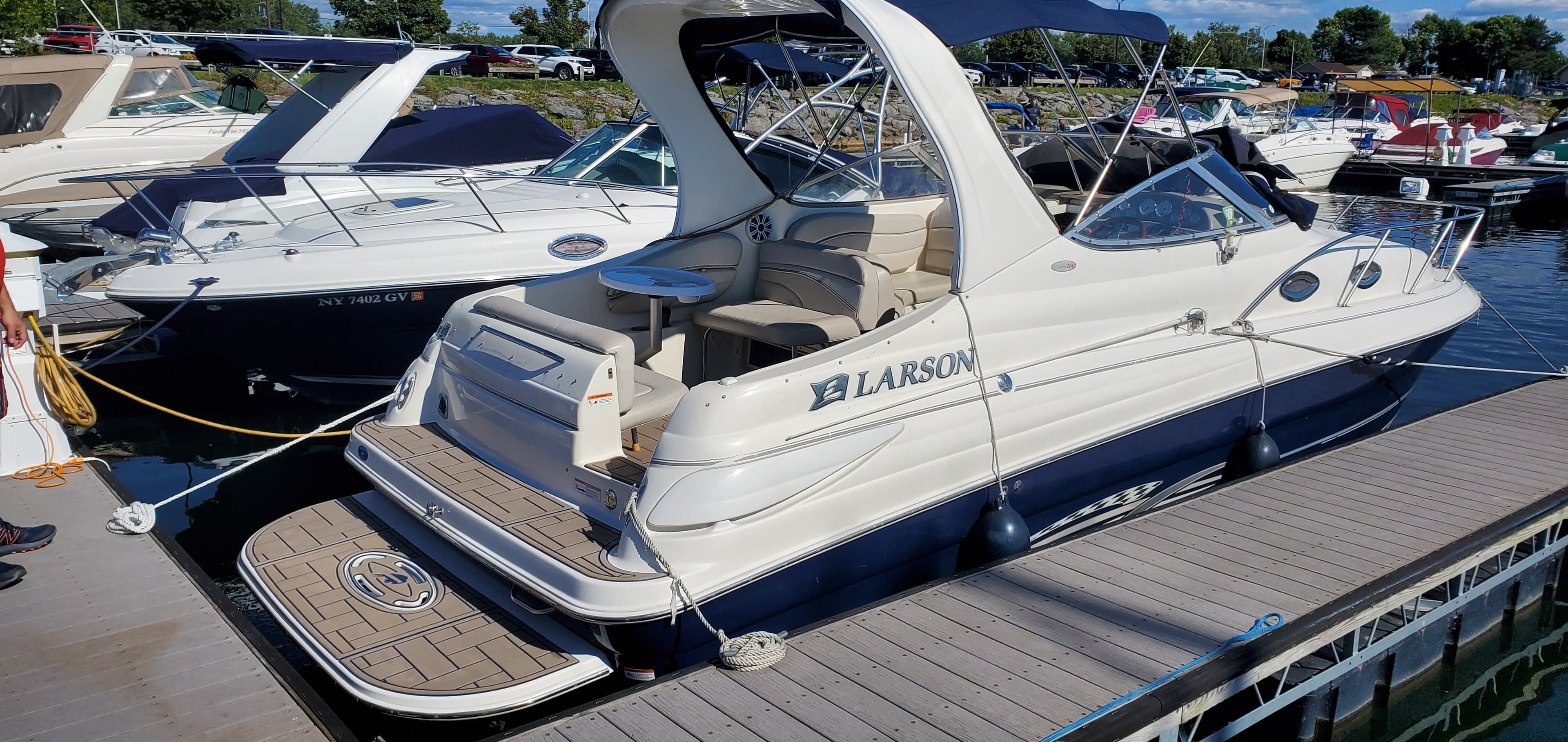 2006 Larson Cabrio 260 thumbnail 1