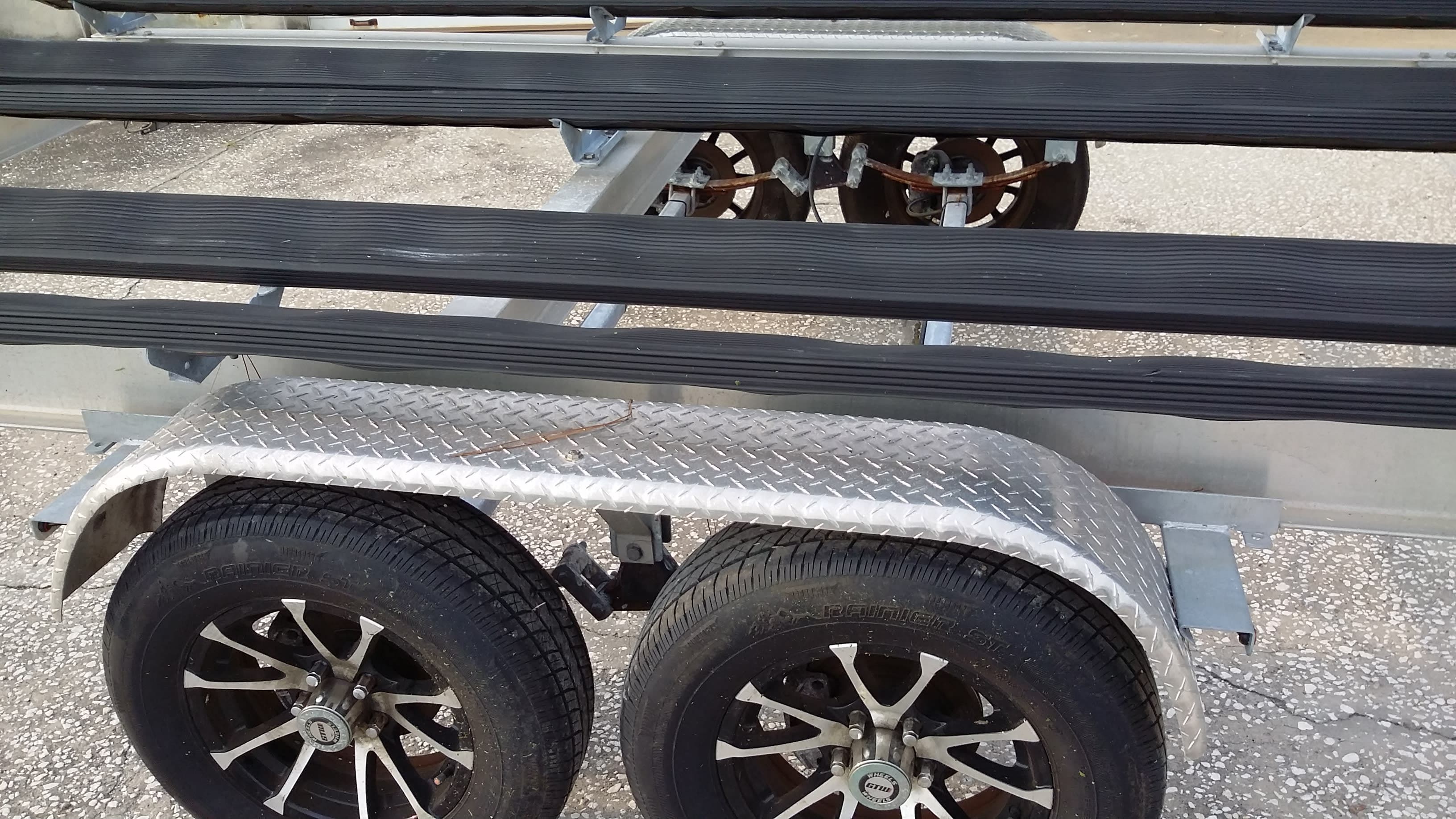2022 Aluminum Tritoon Pontoon Trailer for boats 23-27 ft (with disc brakes) thumbnail 2