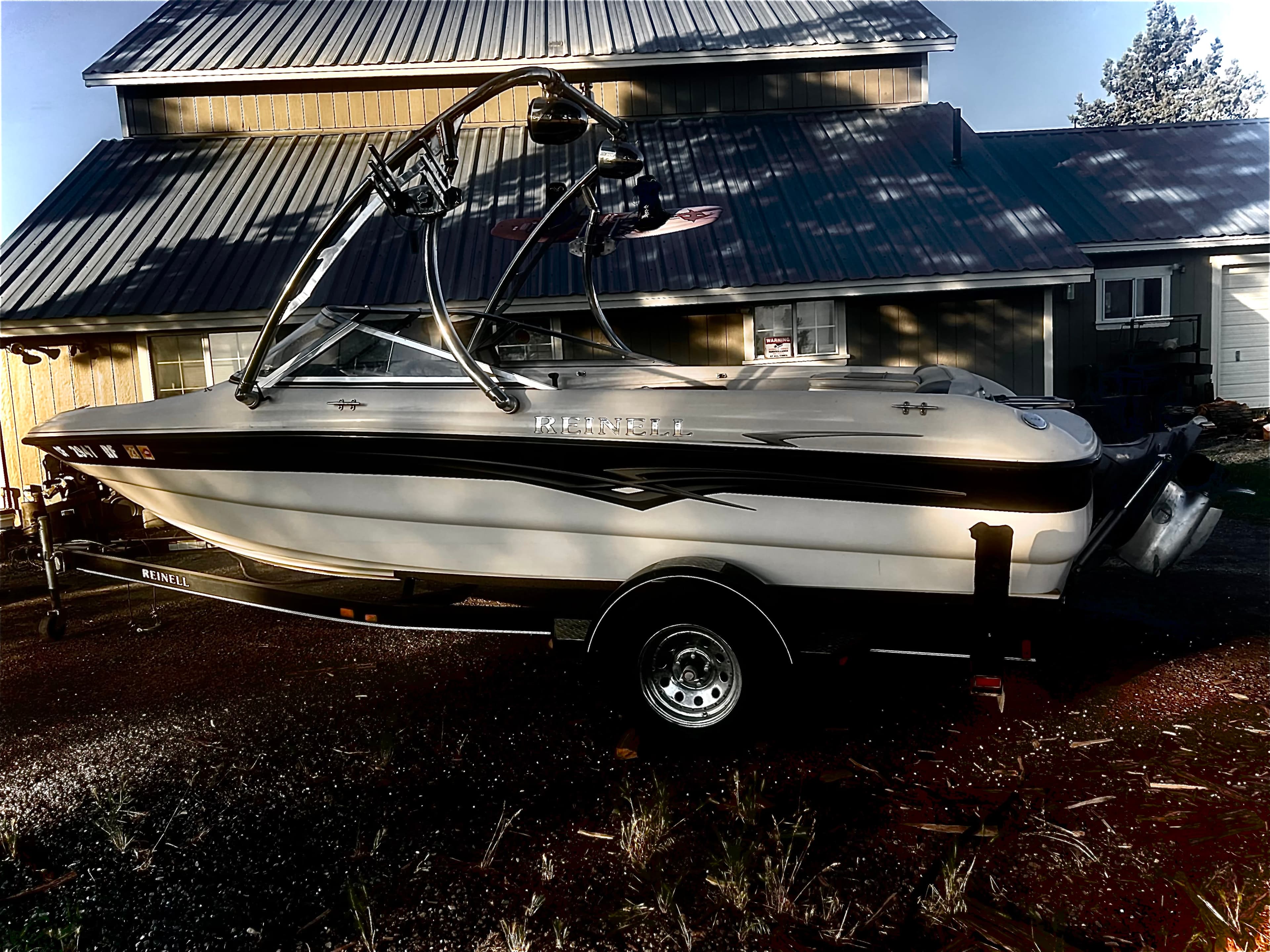 2005 Reinell 185