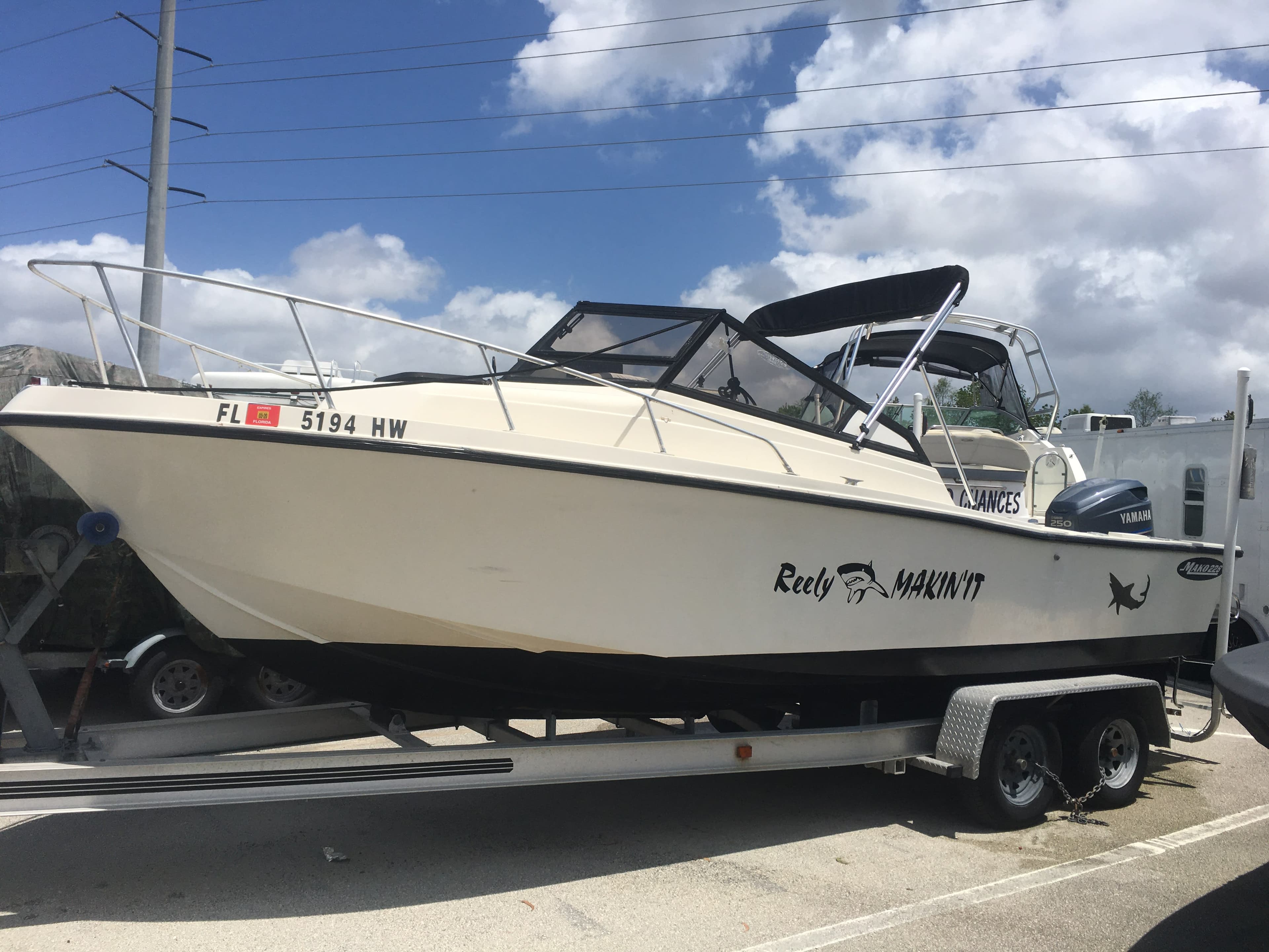 1989 Mako 22.8 cuddy