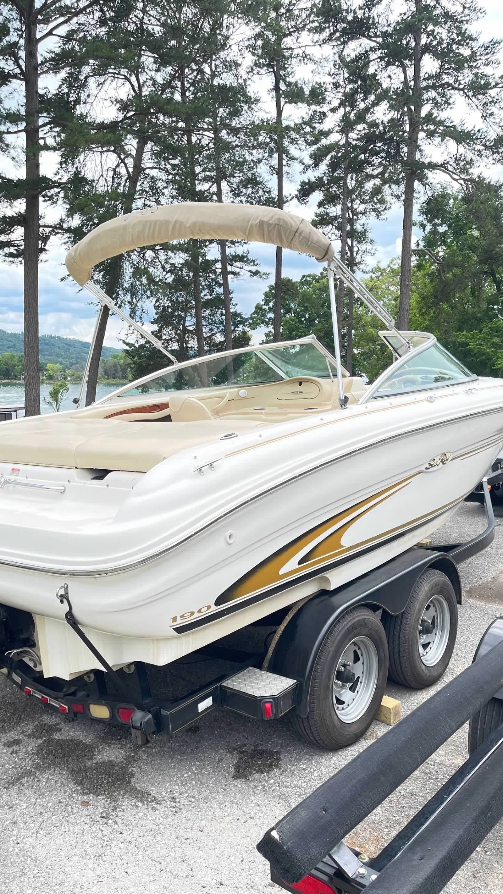 2000 Sea Ray 190 BR Signature thumbnail 1