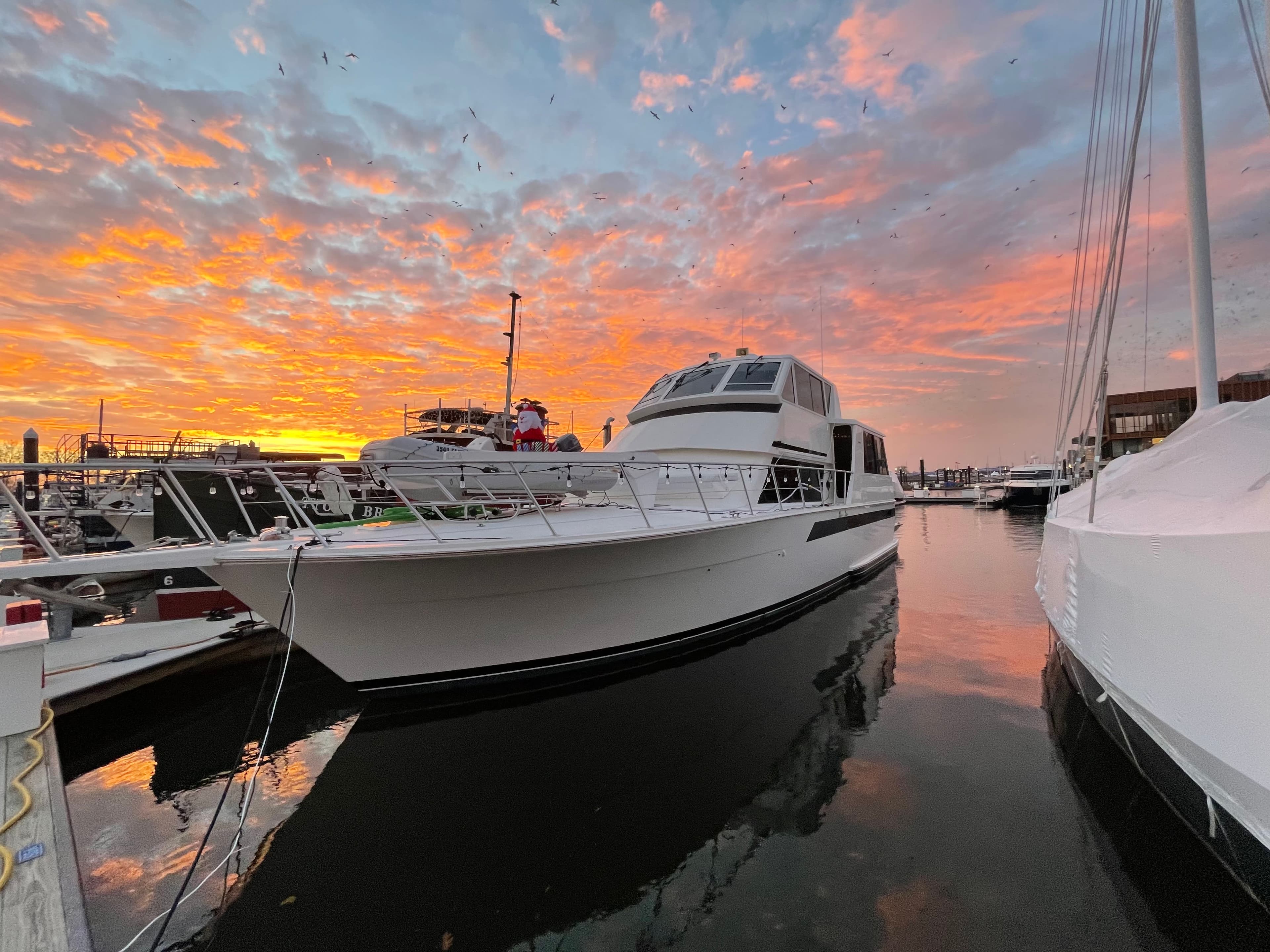 1995 Viking 54’ thumbnail 1